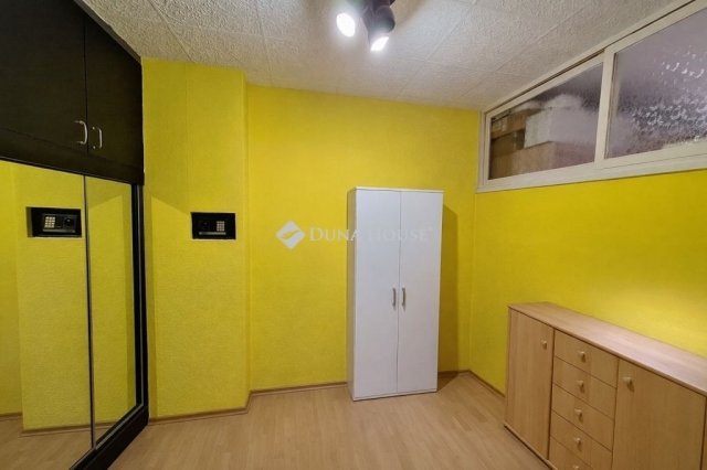 Eladó téglalakás, Budapesten, XX. kerületben 59.9 M Ft, 3 szobás