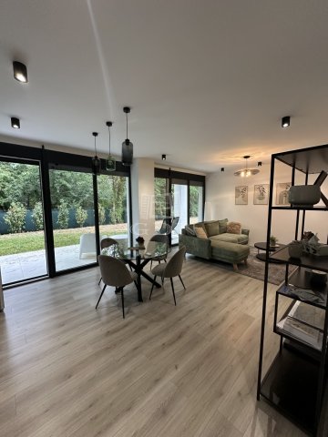Eladó téglalakás, Balatonfenyvesen 83 M Ft, 2 szobás