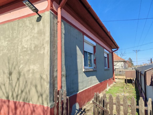 Eladó családi ház, Polgáron 43.49 M Ft, 2+1 szobás