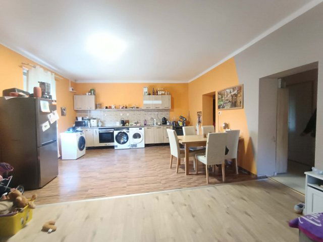 Eladó téglalakás, Komlón, Vörösmarty Mihály utcában 19.9 M Ft