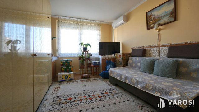 Eladó panellakás, Ajkán 29.5 M Ft, 1+1 szobás