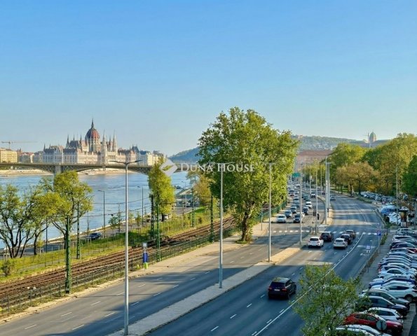 Eladó téglalakás, Budapesten, II. kerületben 115 M Ft, 3 szobás