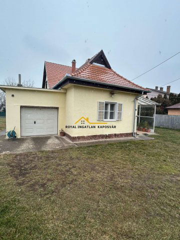 Eladó családi ház, Balatonbogláron, Kolozsvári utcában 98 M Ft
