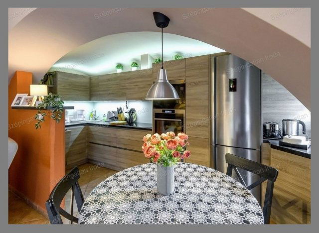 Eladó téglalakás, Sopronban 65 M Ft, 3 szobás