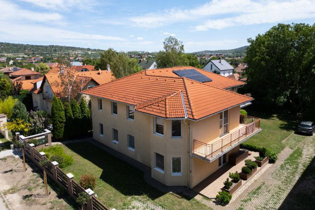 Eladó téglalakás, Biatorbágyon 99.9 M Ft, 4 szobás