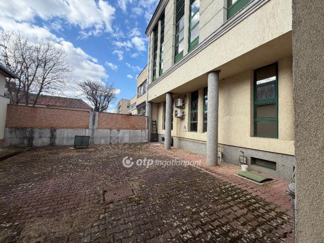 Eladó iroda, Szécsényen 130 M Ft / költözzbe.hu