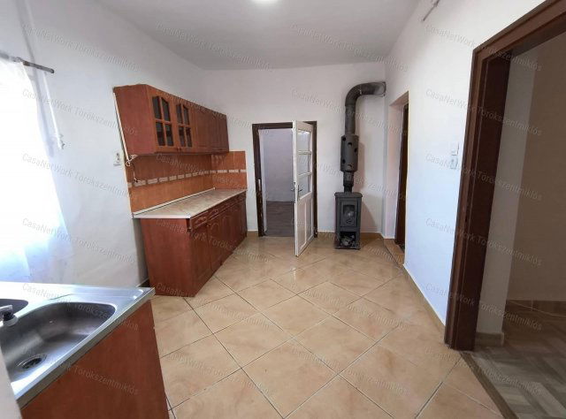Eladó családi ház, Törökszentmiklóson 18.5 M Ft, 2 szobás