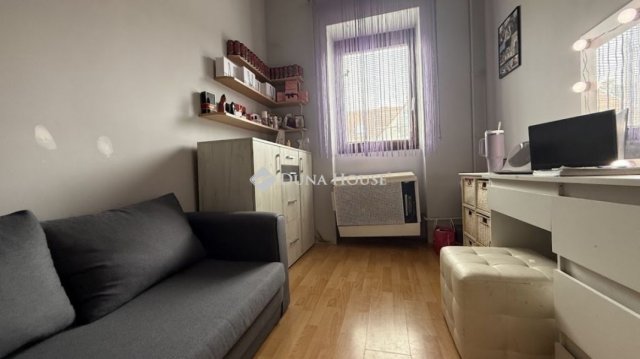 Eladó családi ház, Szombathelyen 46.9 M Ft, 5 szobás