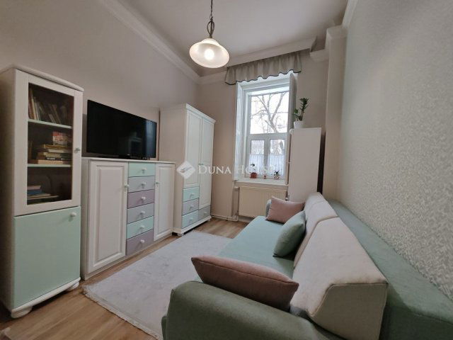 Eladó téglalakás, Szolnokon, Táncsics Mihály utcában 110 M Ft