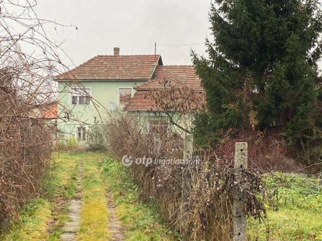 Eladó családi ház, Sajószentpéteren 31 M Ft, 2+2 szobás