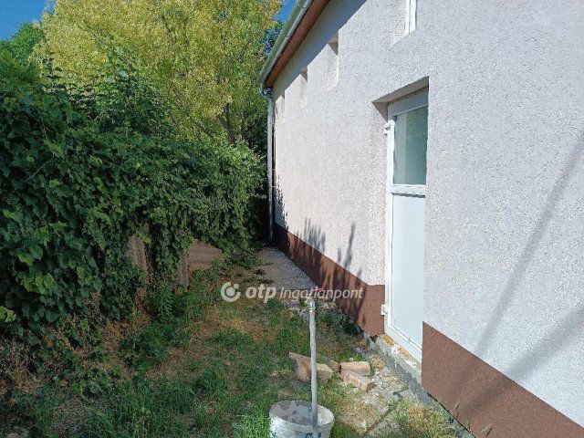 Eladó családi ház, Szigetszentmiklóson 58 M Ft, 3 szobás