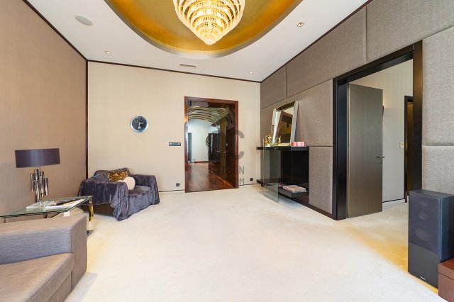 Eladó téglalakás, Budapesten, VII. kerületben 178 M Ft, 3 szobás