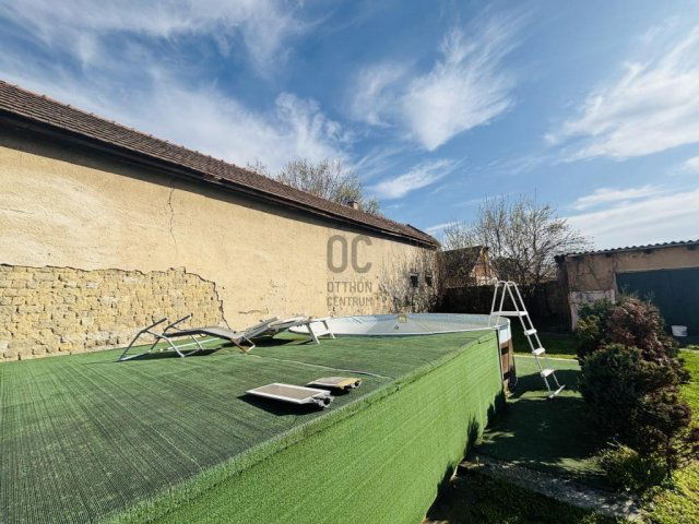 Eladó családi ház, Cegléden 64.9 M Ft, 4 szobás