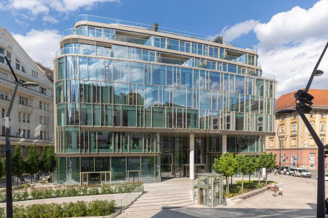 Kiadó iroda, Budapesten, V. kerületben, Szervita téren