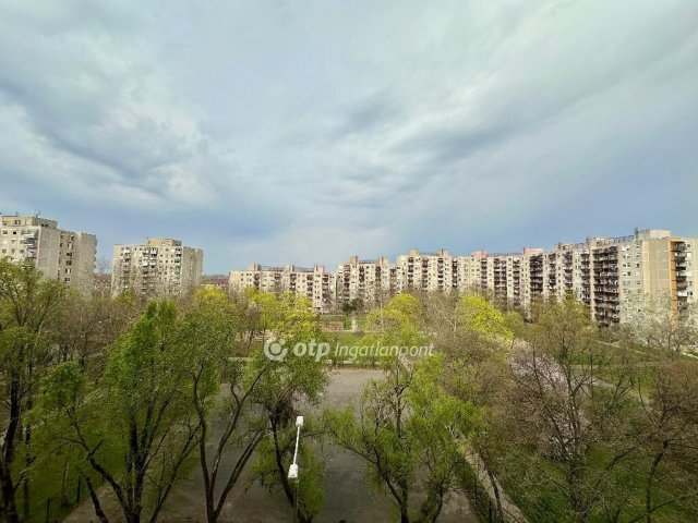 Eladó panellakás, Debrecenben 56.9 M Ft, 2 szobás