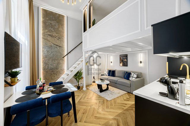 Eladó téglalakás, Budapesten, VI. kerületben, Liszt Ferenc téren