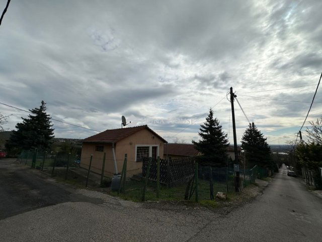 Eladó nyaraló, Diósdon 130 M Ft, 1 szobás / költözzbe.hu