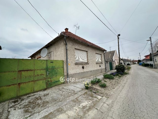 Eladó családi ház, Bátyán 24.9 M Ft, 3 szobás