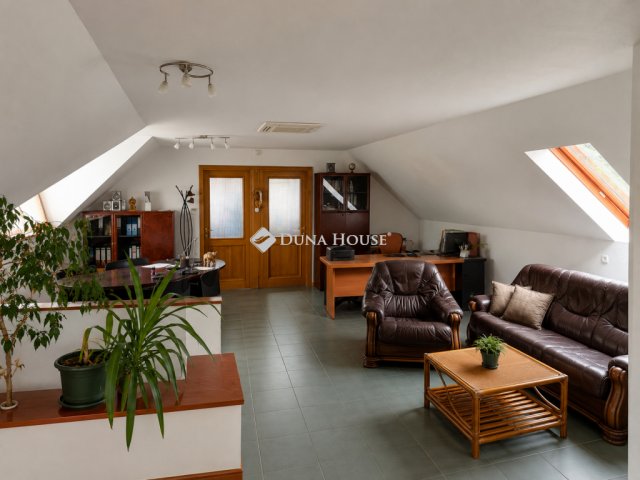 Eladó családi ház, Kecskeméten 160 M Ft, 4 szobás