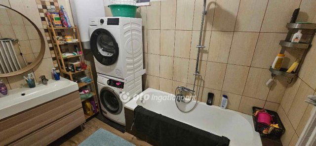 Eladó családi ház, Jászberényben 59.9 M Ft, 4 szobás