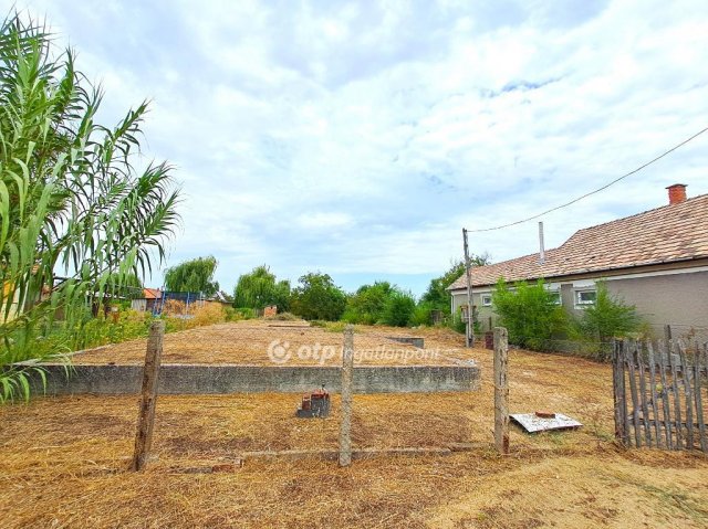 Eladó telek, Nyársapáton 14.8 M Ft / költözzbe.hu