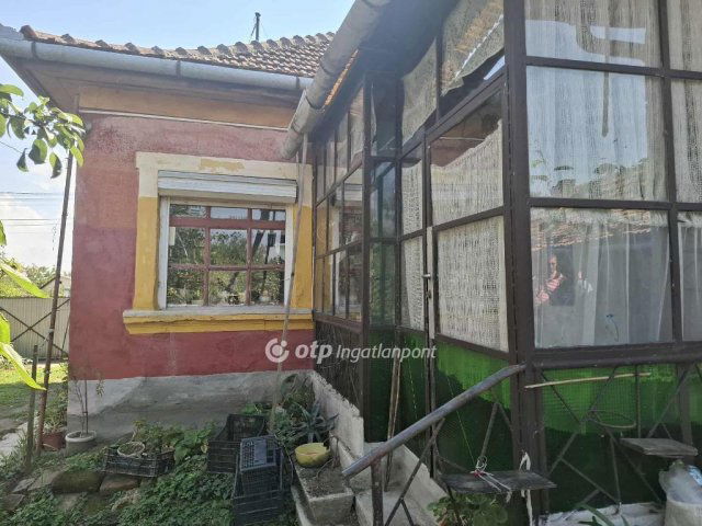 Eladó családi ház, Biharkeresztesen 23 M Ft, 2+1 szobás