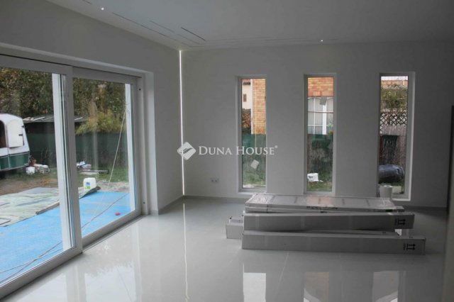 Eladó családi ház, Budakalászon 224 M Ft, 4 szobás