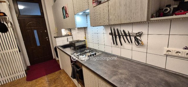 Eladó téglalakás, Budapesten, III. kerületben 99.9 M Ft