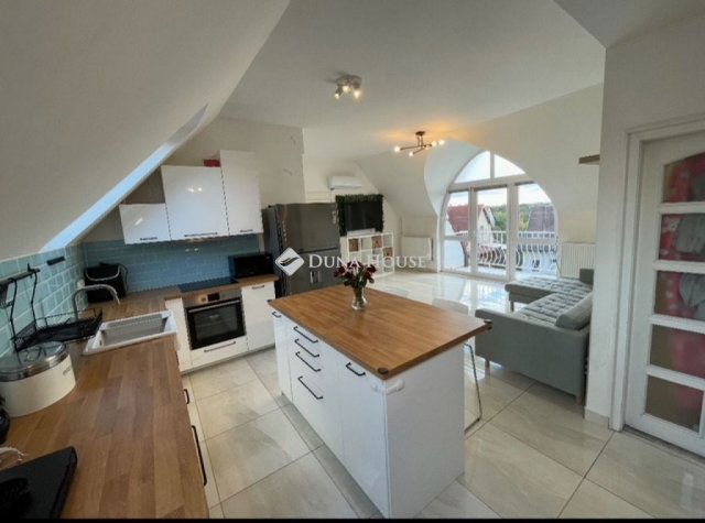 Eladó téglalakás, Budapesten, XVIII. kerületben, Lőrinci úton