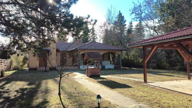 Eladó családi ház, Zamárdiban 215 M Ft, 4 szobás