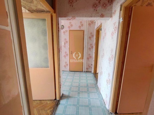Eladó panellakás, Ózdon, Nemzetőr úton 10.7 M Ft, 2+1 szobás