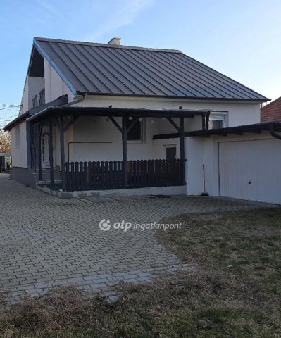 Eladó családi ház, Győrött 94.9 M Ft, 4+1 szobás