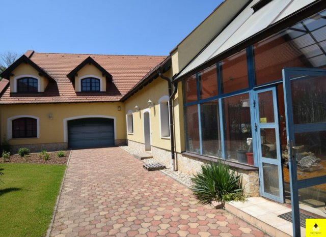 Eladó családi ház, Sopronban 120 M Ft, 3 szobás