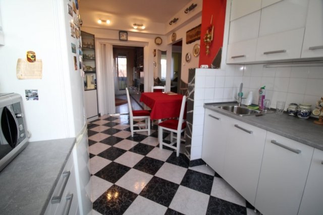 Eladó panellakás, Salgótarjánban 23 M Ft, 3 szobás