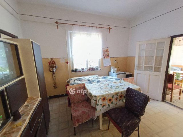 Eladó családi ház, Mándokon 11 M Ft, 2 szobás