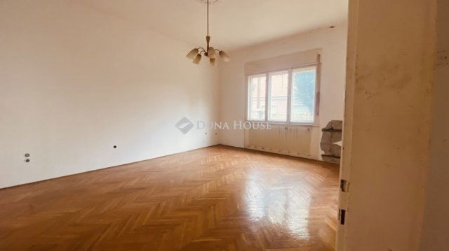 Eladó családi ház, Budapesten, IV. kerületben 119.9 M Ft