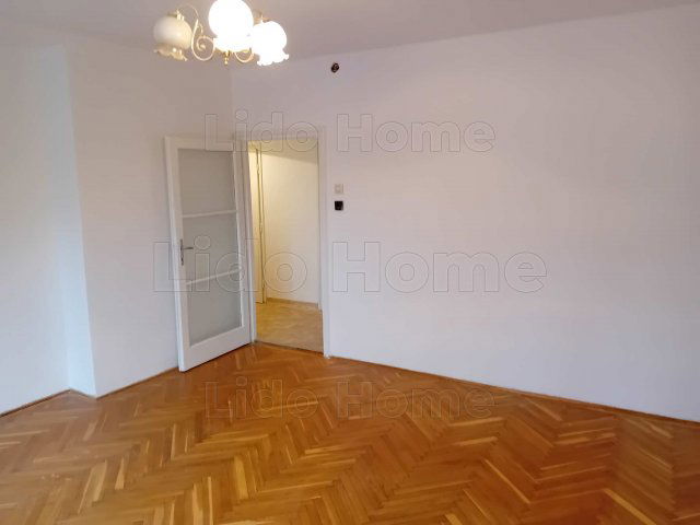 Eladó téglalakás, Várpalotán 27.5 M Ft, 2 szobás