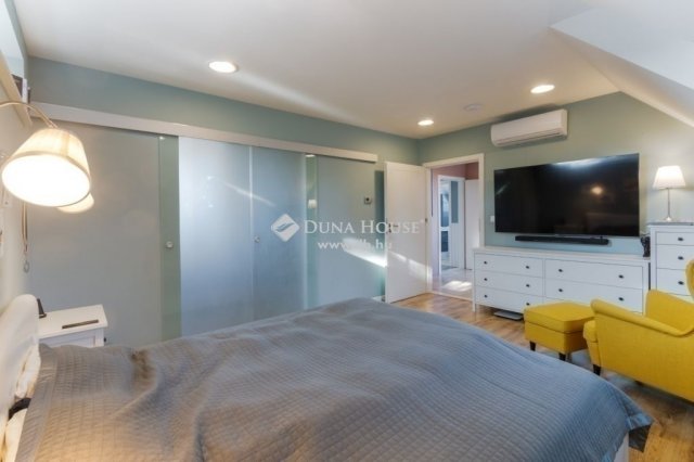 Eladó családi ház, Gödön 179.9 M Ft, 5 szobás