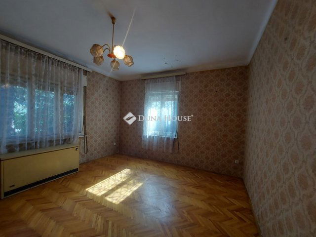 Eladó családi ház, Szolnokon 44.9 M Ft, 5 szobás