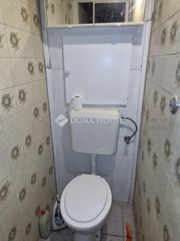 Eladó panellakás, Pécsett 46 M Ft, 2 szobás