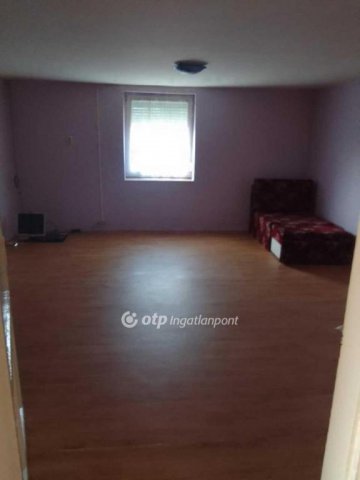 Eladó családi ház, Derecskén 10.5 M Ft, 1 szobás