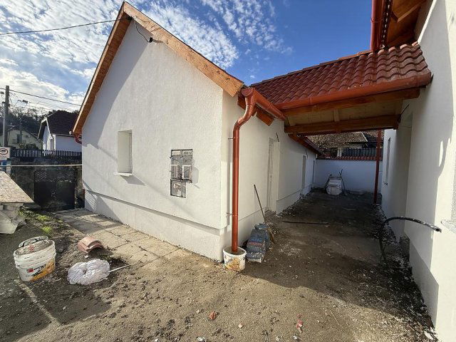 Eladó családi ház, Budakalászon 170 M Ft, 6 szobás