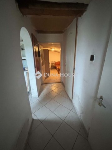 Eladó családi ház, Pécsett 14.9 M Ft, 3 szobás