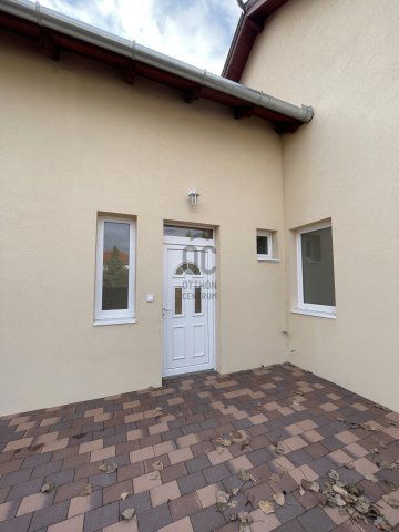 Kiadó téglalakás, albérlet, Pécelen 250 E Ft / hó, 3 szobás