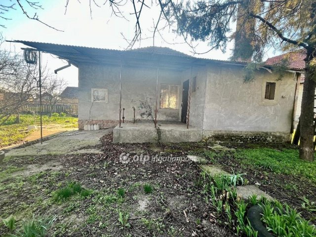 Eladó családi ház, Jászkisérén 12.8 M Ft, 3 szobás