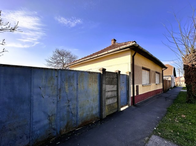 Eladó családi ház, Gyulán 40 M Ft, 2 szobás