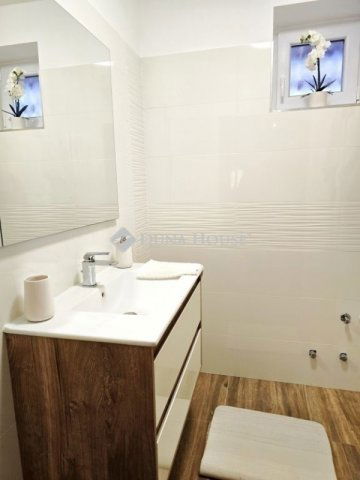 Eladó családi ház, Hosszúhetényen 99 M Ft, 4 szobás