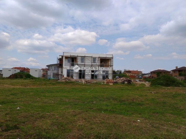 Eladó ikerház, Budapesten, XVIII. kerületben 138 M Ft, 5 szobás