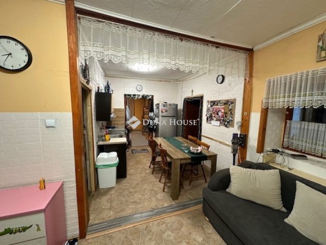 Eladó családi ház, Nagyvenyimen 39.5 M Ft, 3 szobás