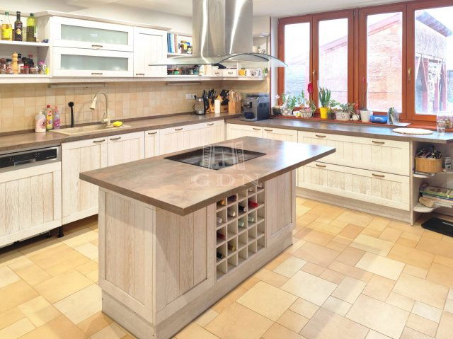 Eladó családi ház, Tótvázsonyban 177 M Ft, 6 szobás